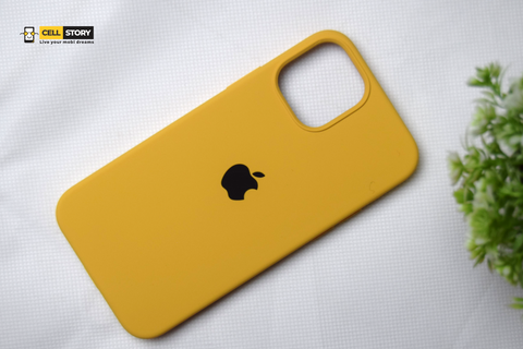 Silicone case for iphone 12 / 12 pro - Chrome Yellow Case